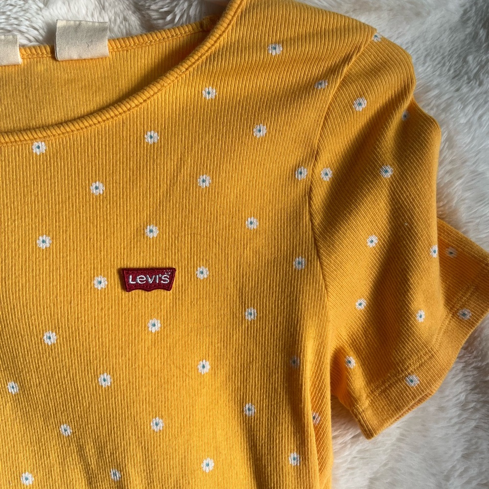Cute Levi's Yellow Daisy Top